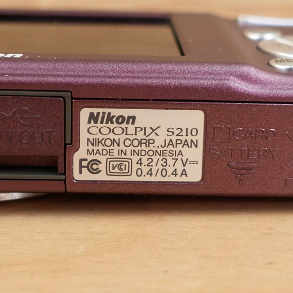 Nikon Coolpix S210 / 8MP Digital Camera / 3x Optical Zoom / Plum / Tested - Picture 9 of 9